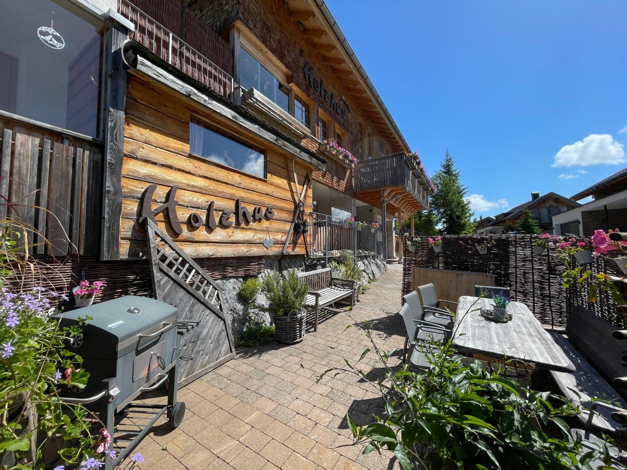Damuelser Holzhus Apartment Exterior photo